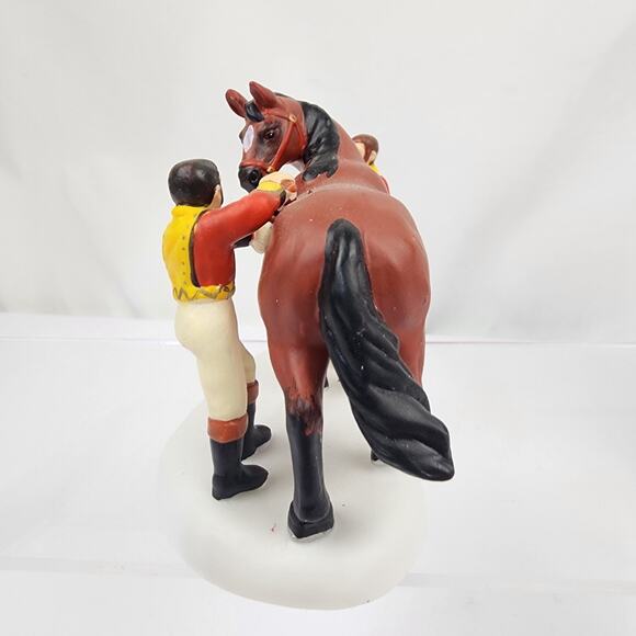 Department 56 Tending The Royal Horses #58813 Dickens Village Christmas w/Box - Picture 3 of 10